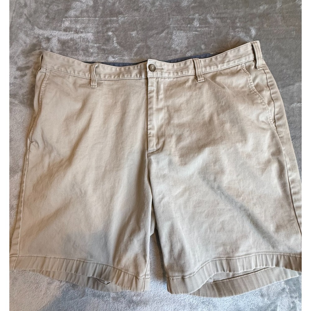 Nautica Men's Classic Khaki Shorts (40W) in good pre-owned condition